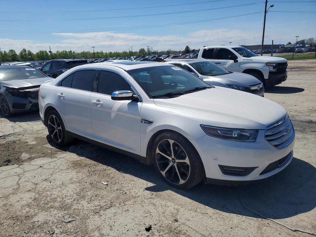 2016 Ford Taurus - Фото 4