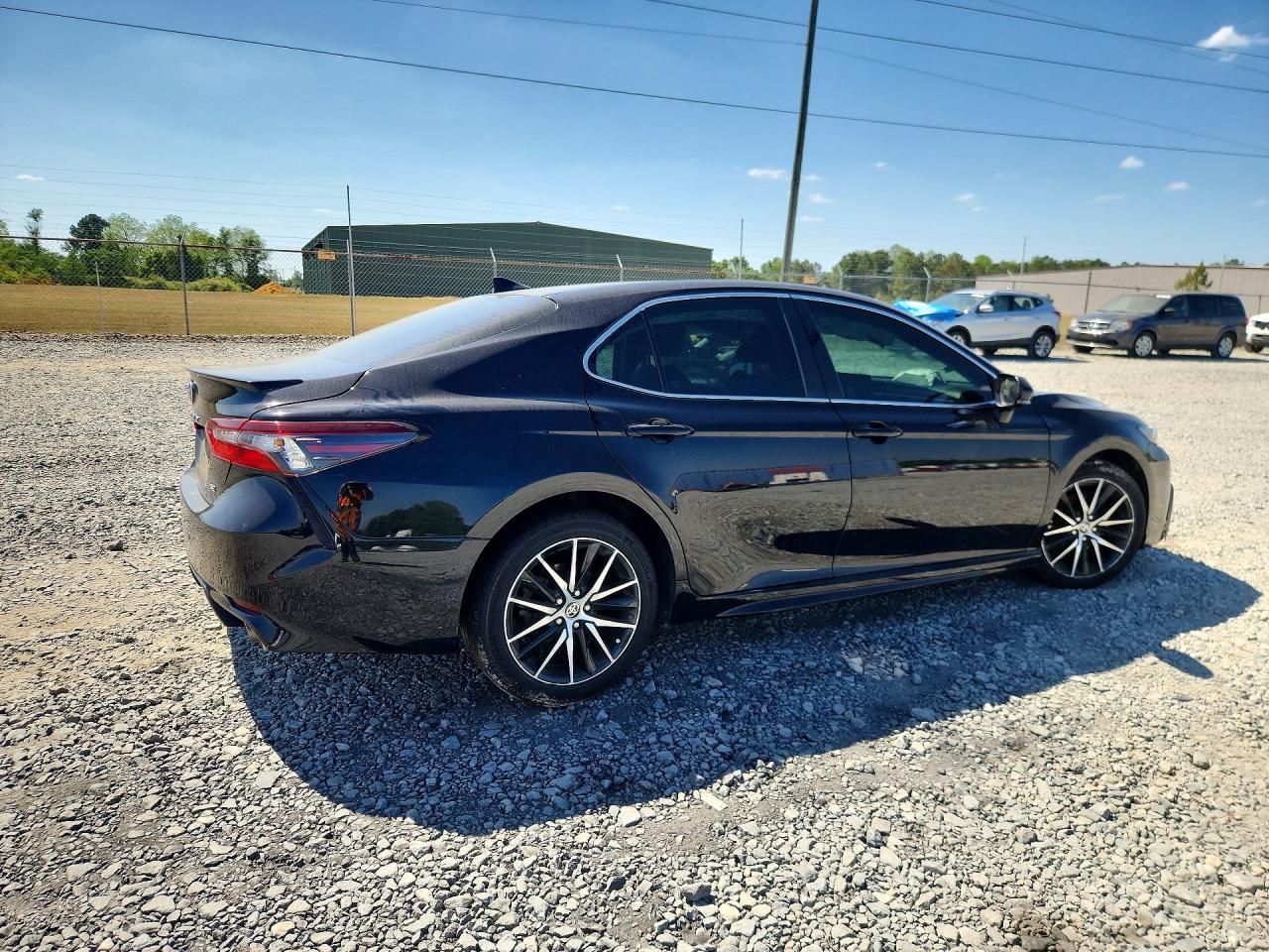 2023 Toyota Camry Se - Image 3