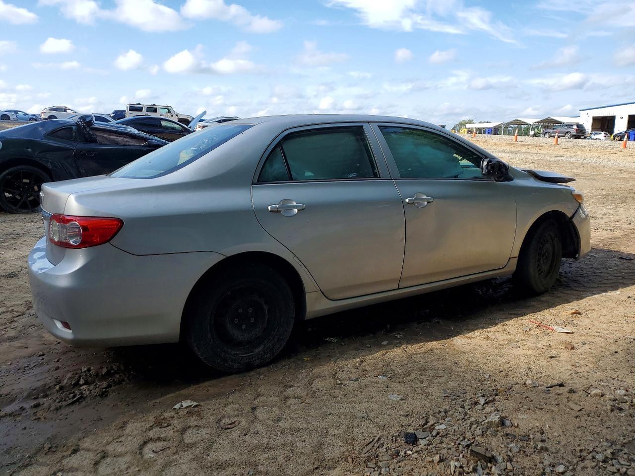 2012 Toyota Corolla L - Фото 3