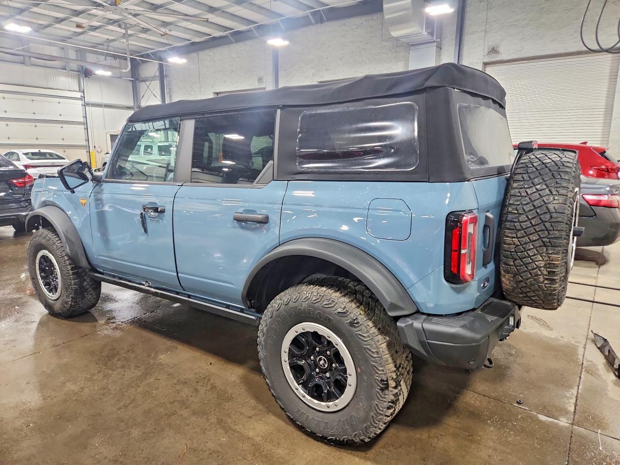 2022 Ford Bronco Base - Фото 2
