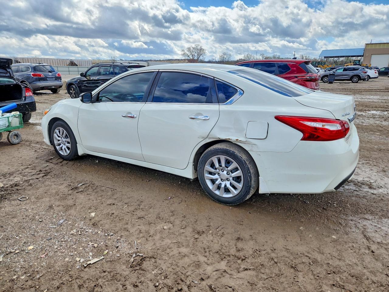 2017 Nissan Altima 2.5 S - Фото 2