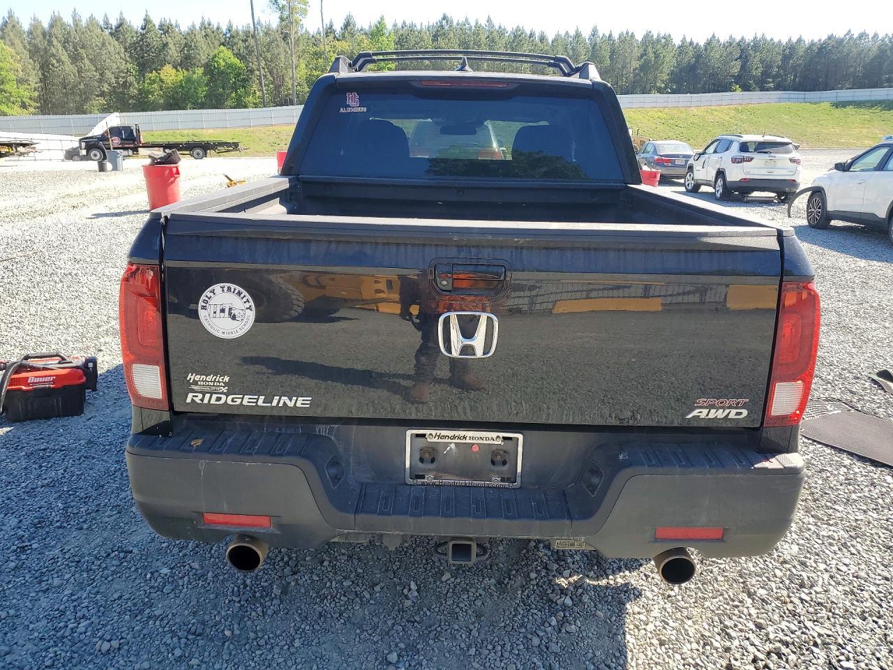 2021 Honda Ridgeline - Image 6