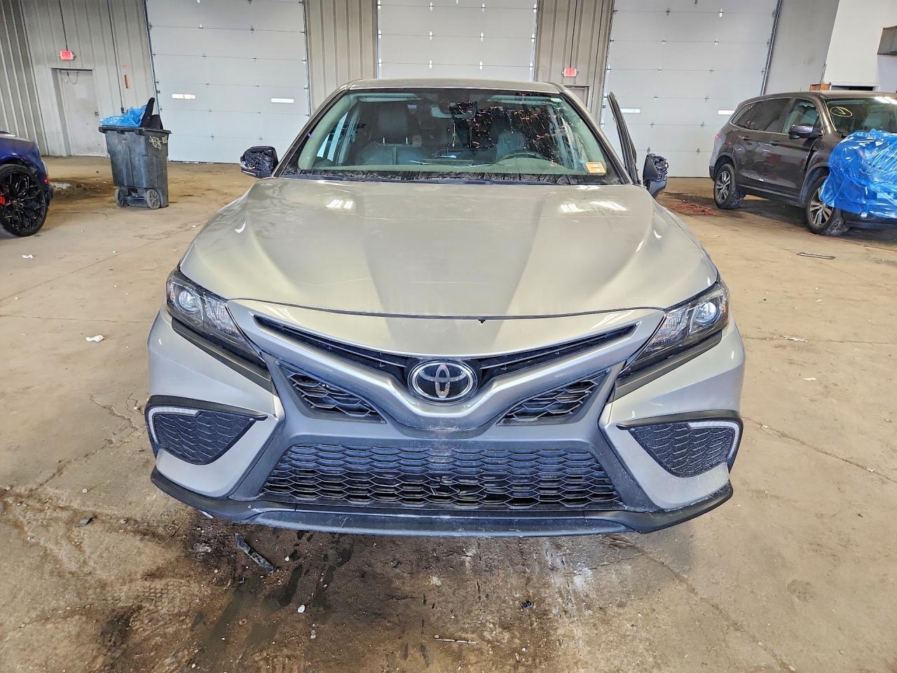 2023 Toyota Camry Se - Image 5