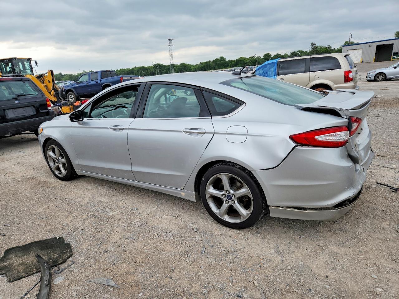 2016 Ford Fusion Se - Image 2