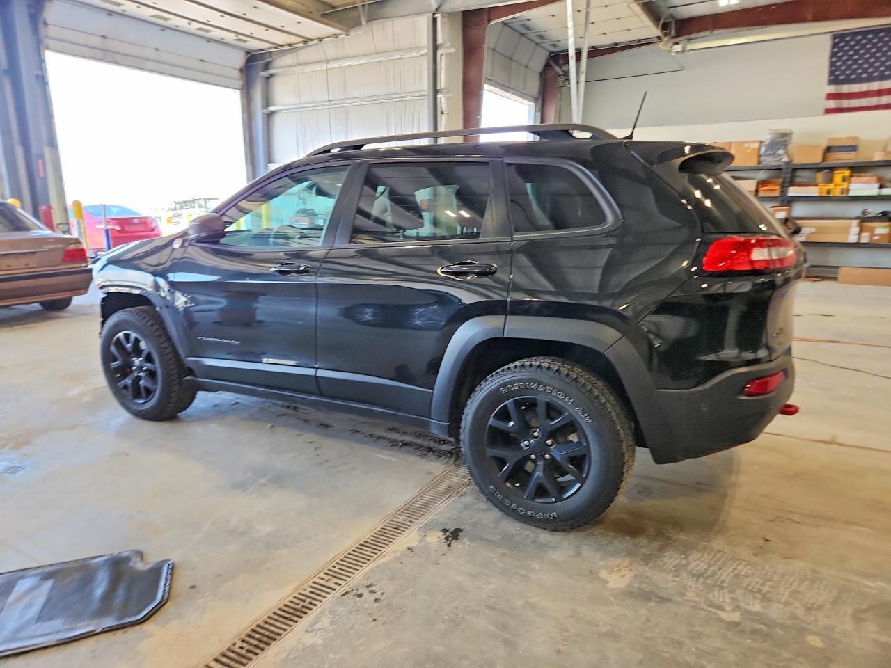 2016 Jeep Cherokee Trailhawk - Фото 2