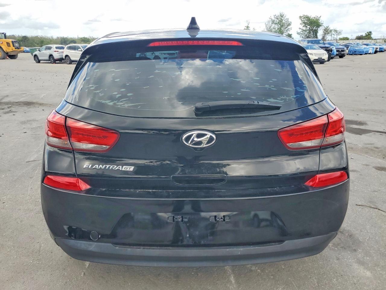2018 Hyundai Elantra Gt Base - Фото 6