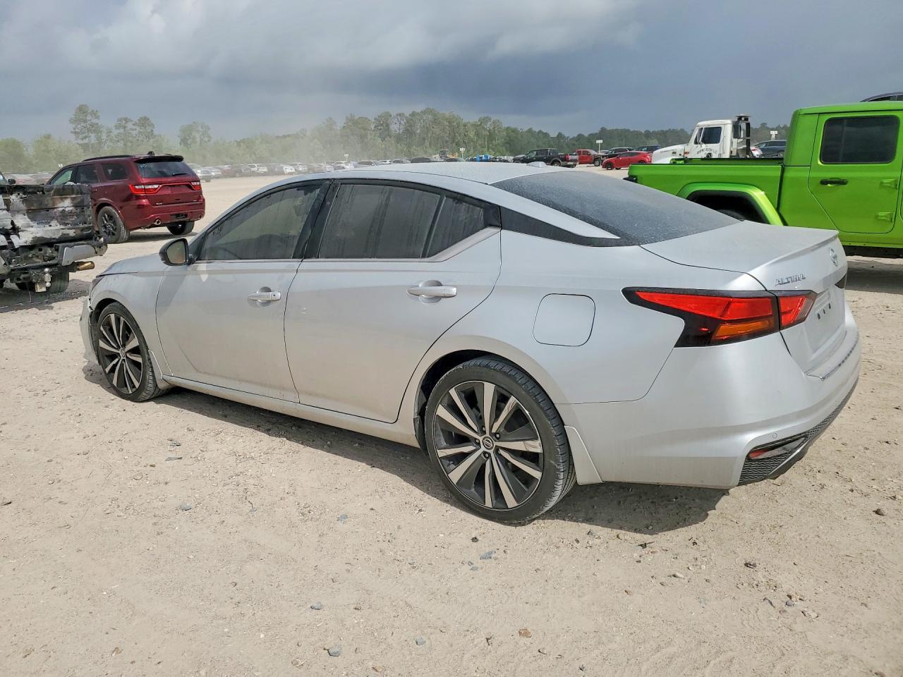 2021 Nissan Altima 2.5 Sr - Image 2