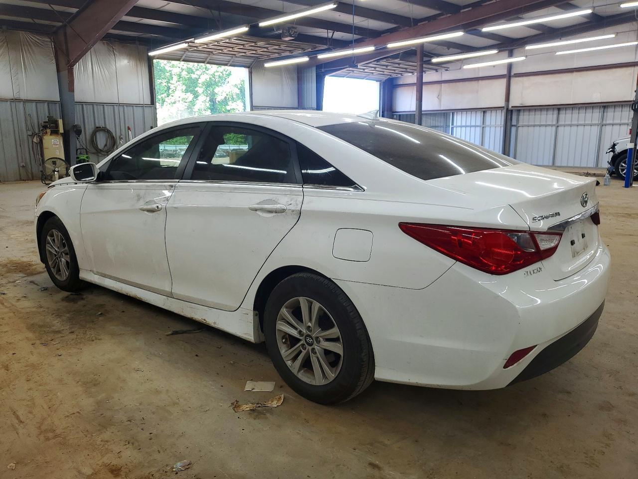 2014 Hyundai Sonata Gls - Image 2