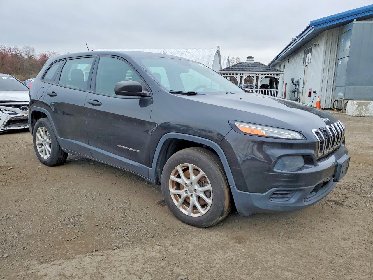 2014 Jeep Cherokee Sport - Image 4