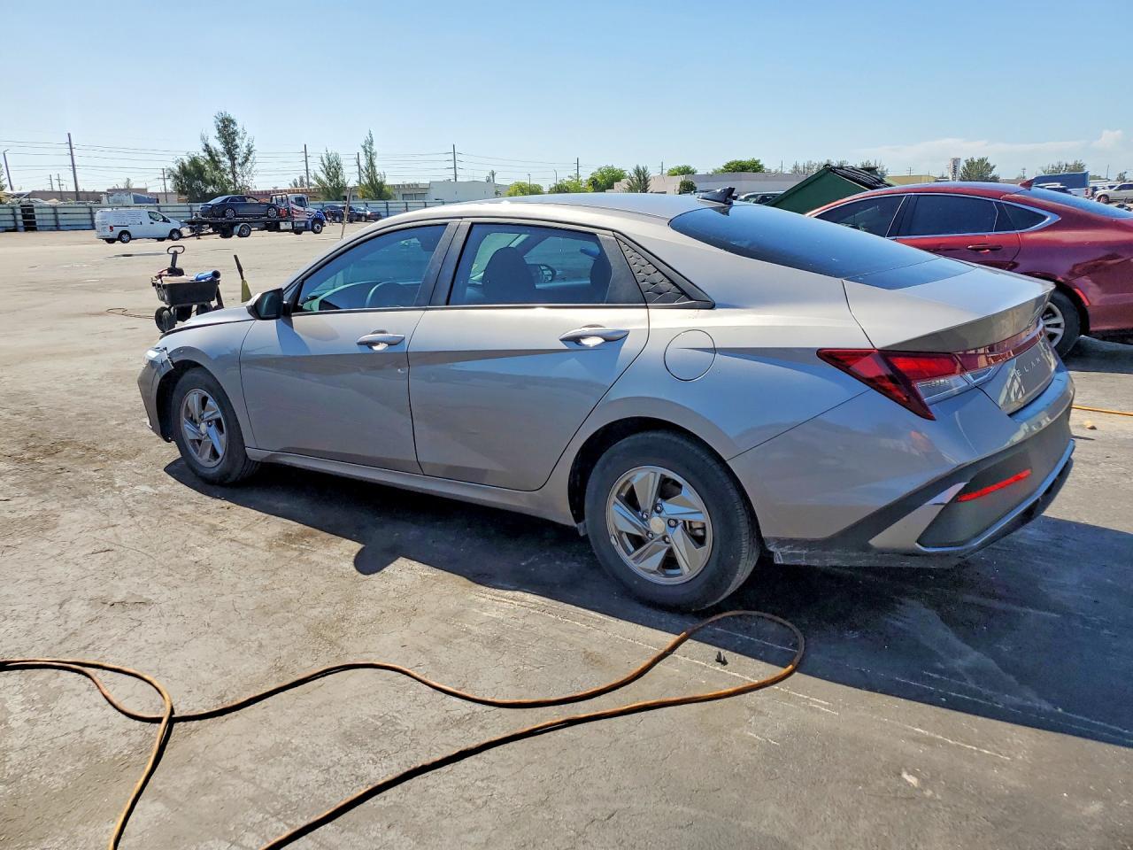 2024 Hyundai Elantra Se - Image 2
