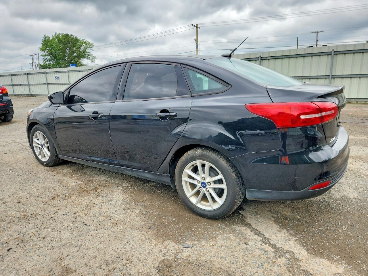 2018 Ford Focus Se - Image 2
