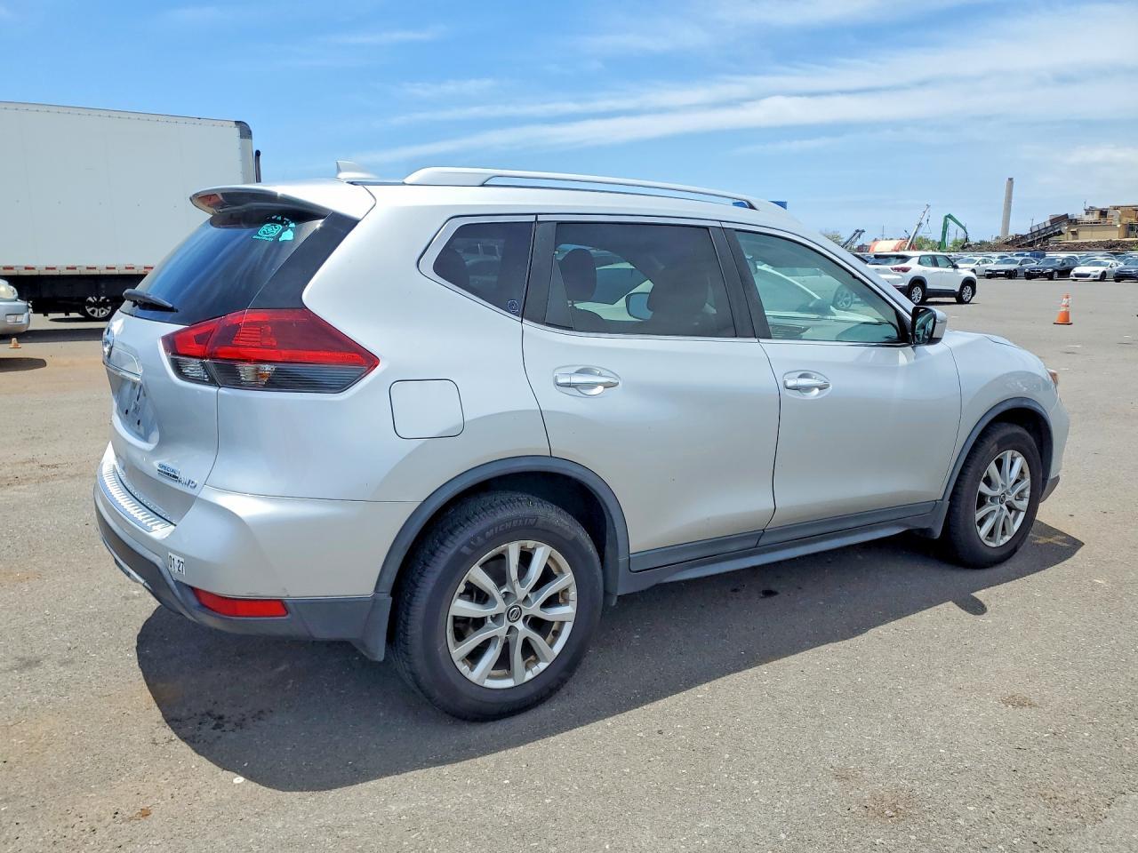 2019 Nissan Rogue S - Image 3