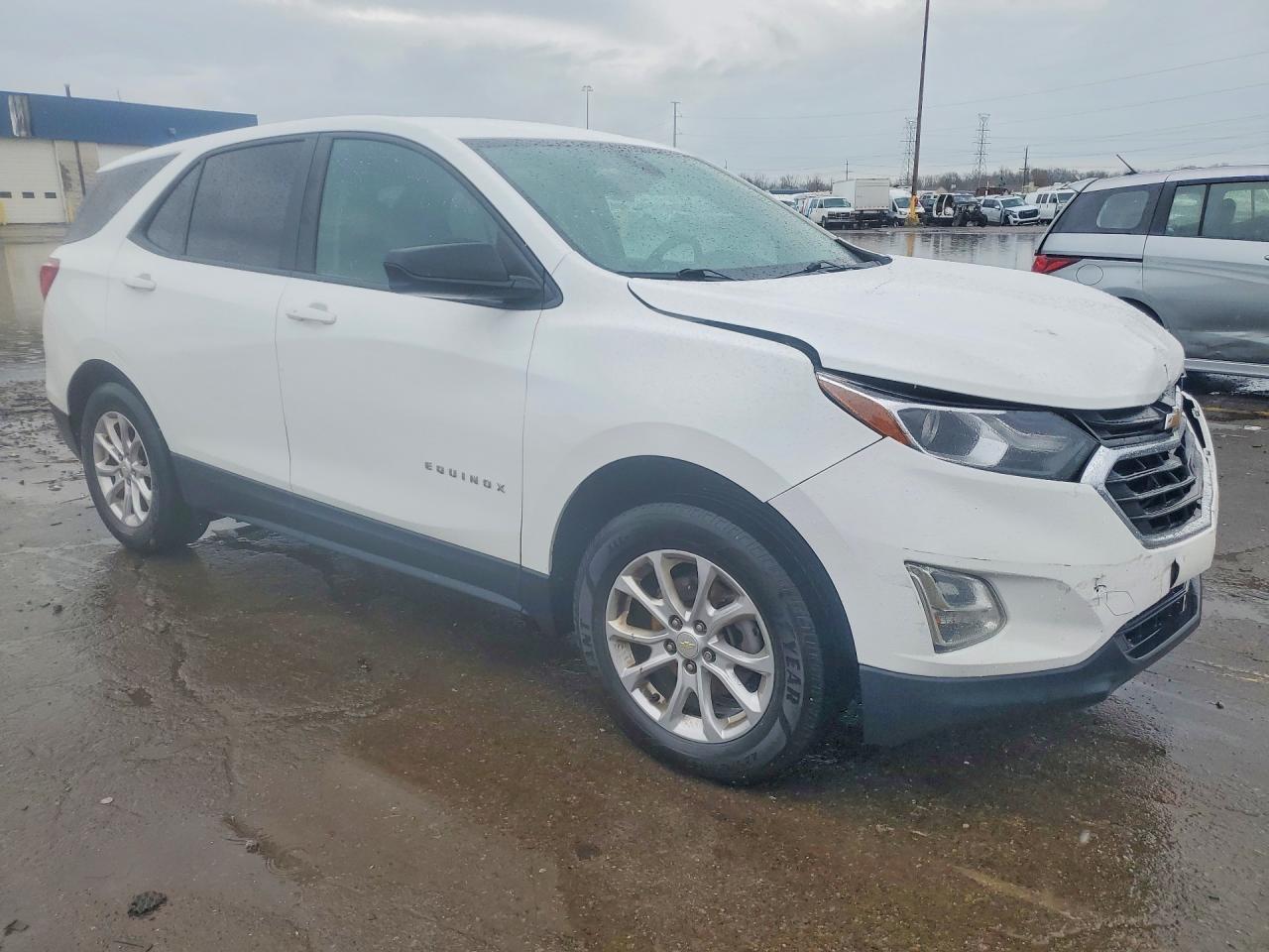 2020 Chevrolet Equinox Ls - Image 4