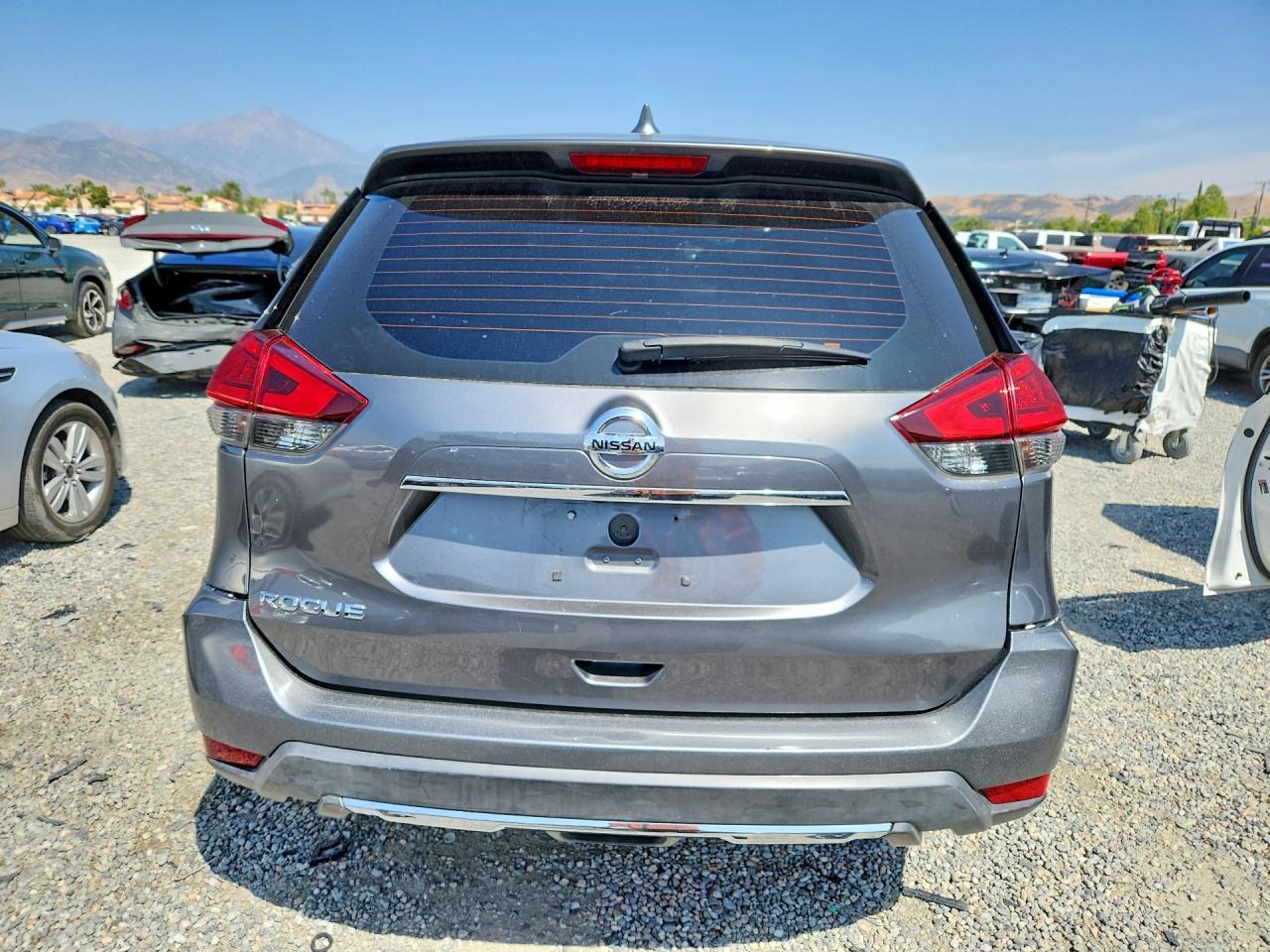 2017 Nissan Rogue S - Image 6