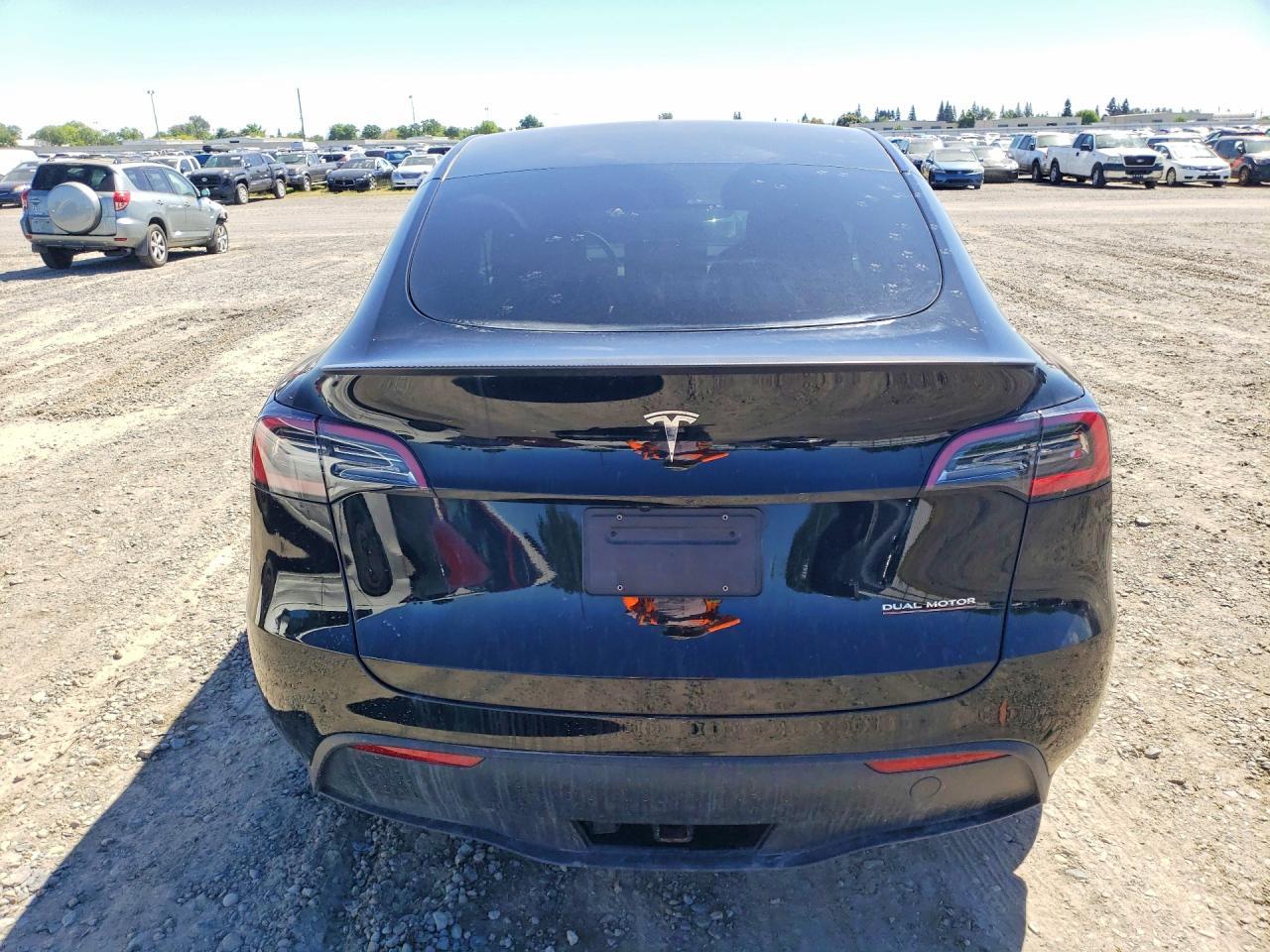 2024 Tesla Model Y - Фото 6