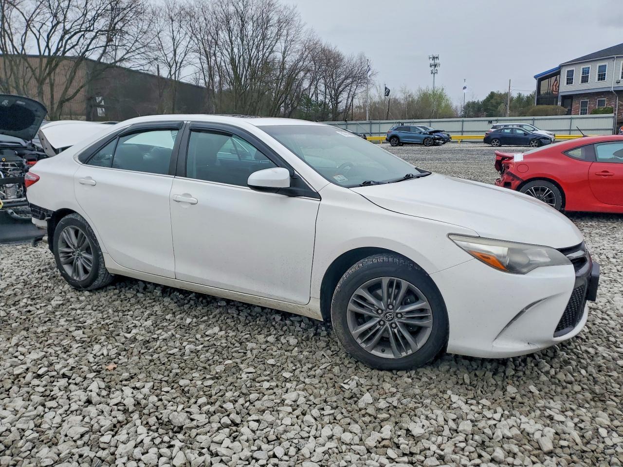 2016 Toyota Camry Se - Фото 4