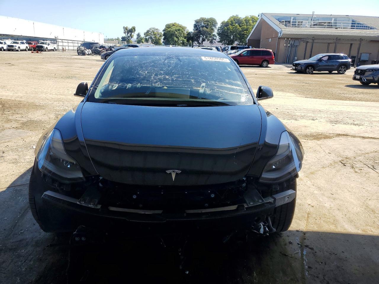 2022 Tesla Model 3 - Фото 5