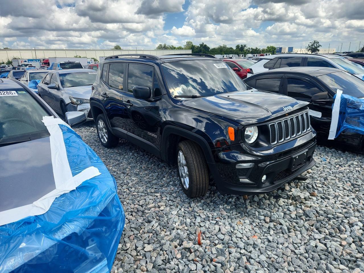 2023 Jeep Renegade Latitude - Image 4