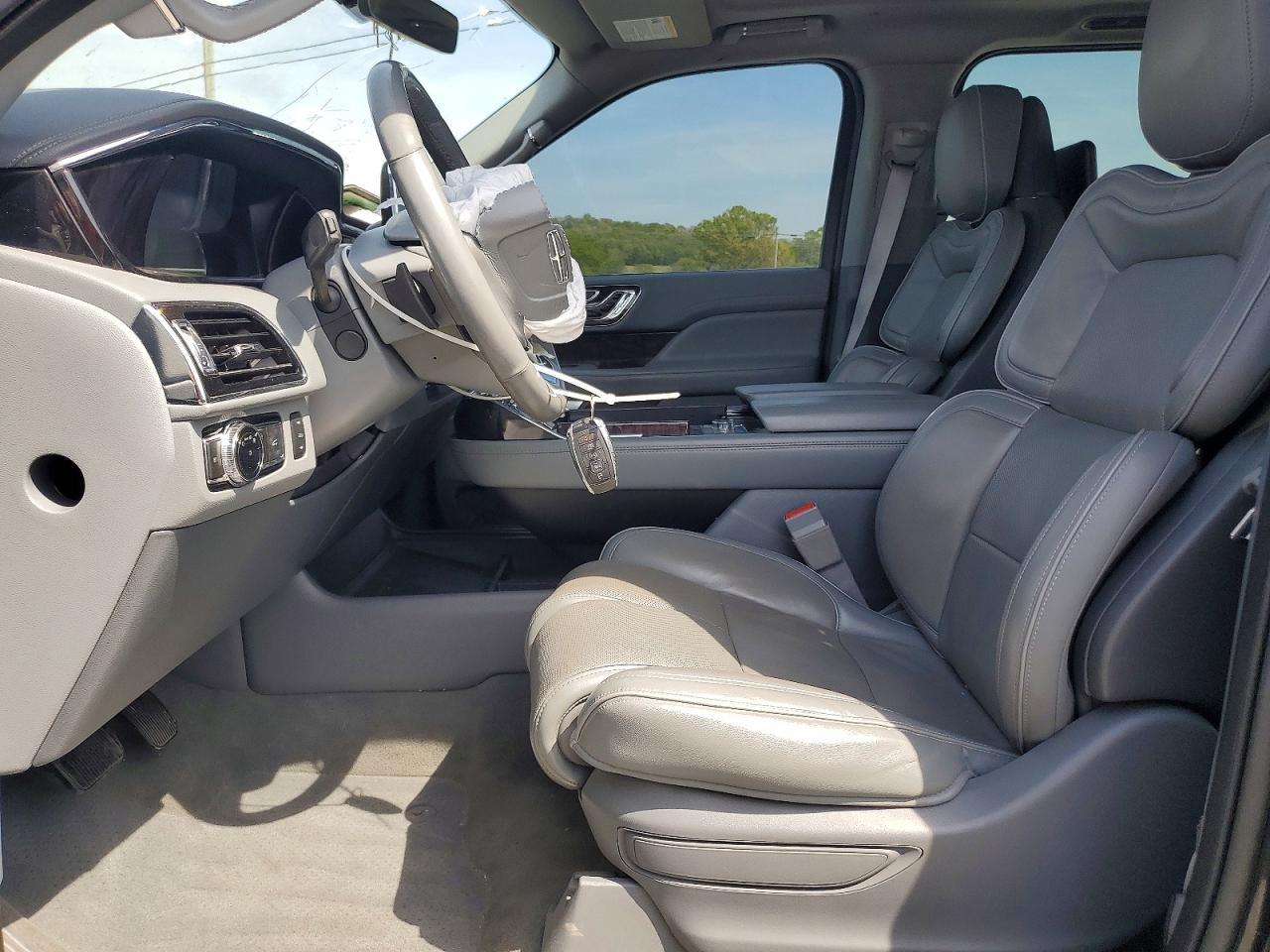 2019 Lincoln Navigator Reserve - Image 7