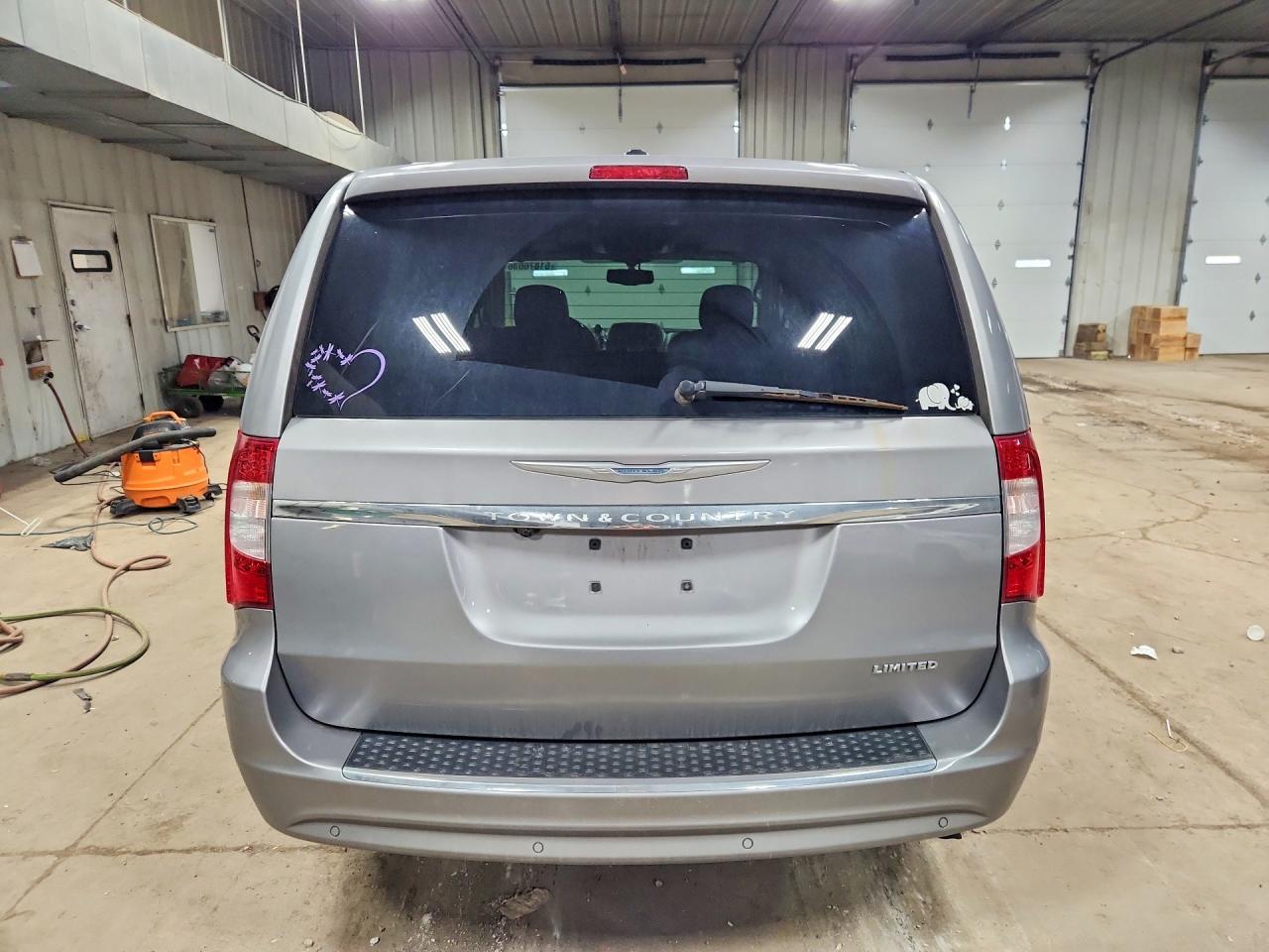 2013 Chrysler Town & Country Limited - Фото 6