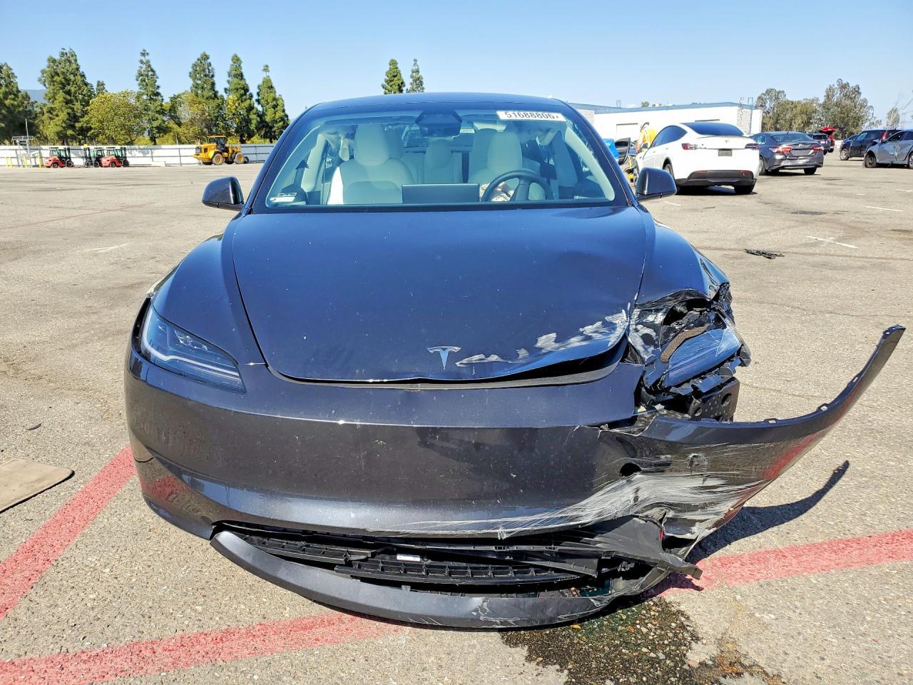 2025 Tesla Model 3 - Image 5