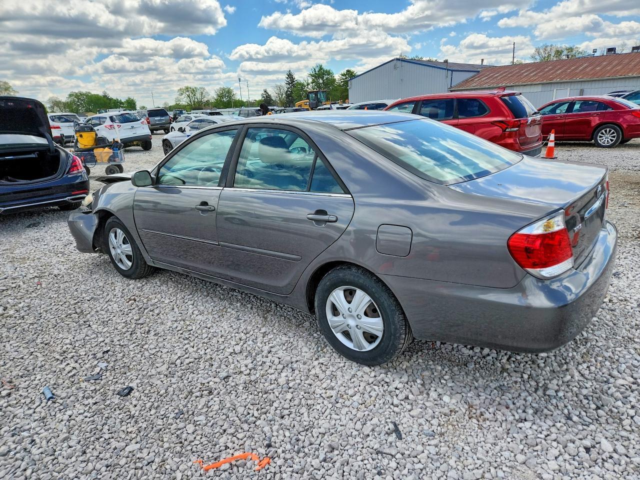 2005 Toyota Camry Le - Фото 2