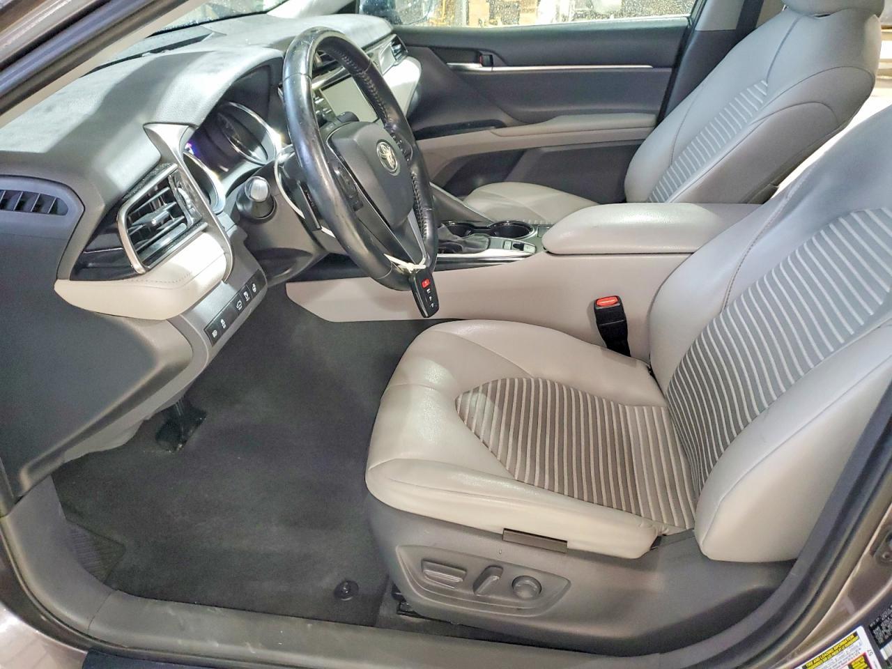 2020 Toyota Camry Se - Image 7