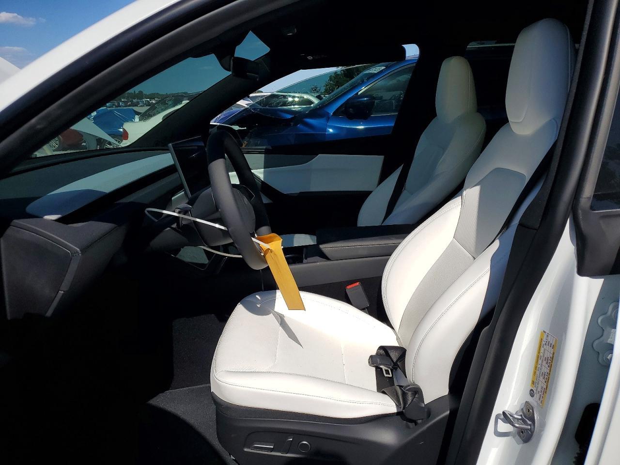 2026 Tesla Model Y - Фото 7
