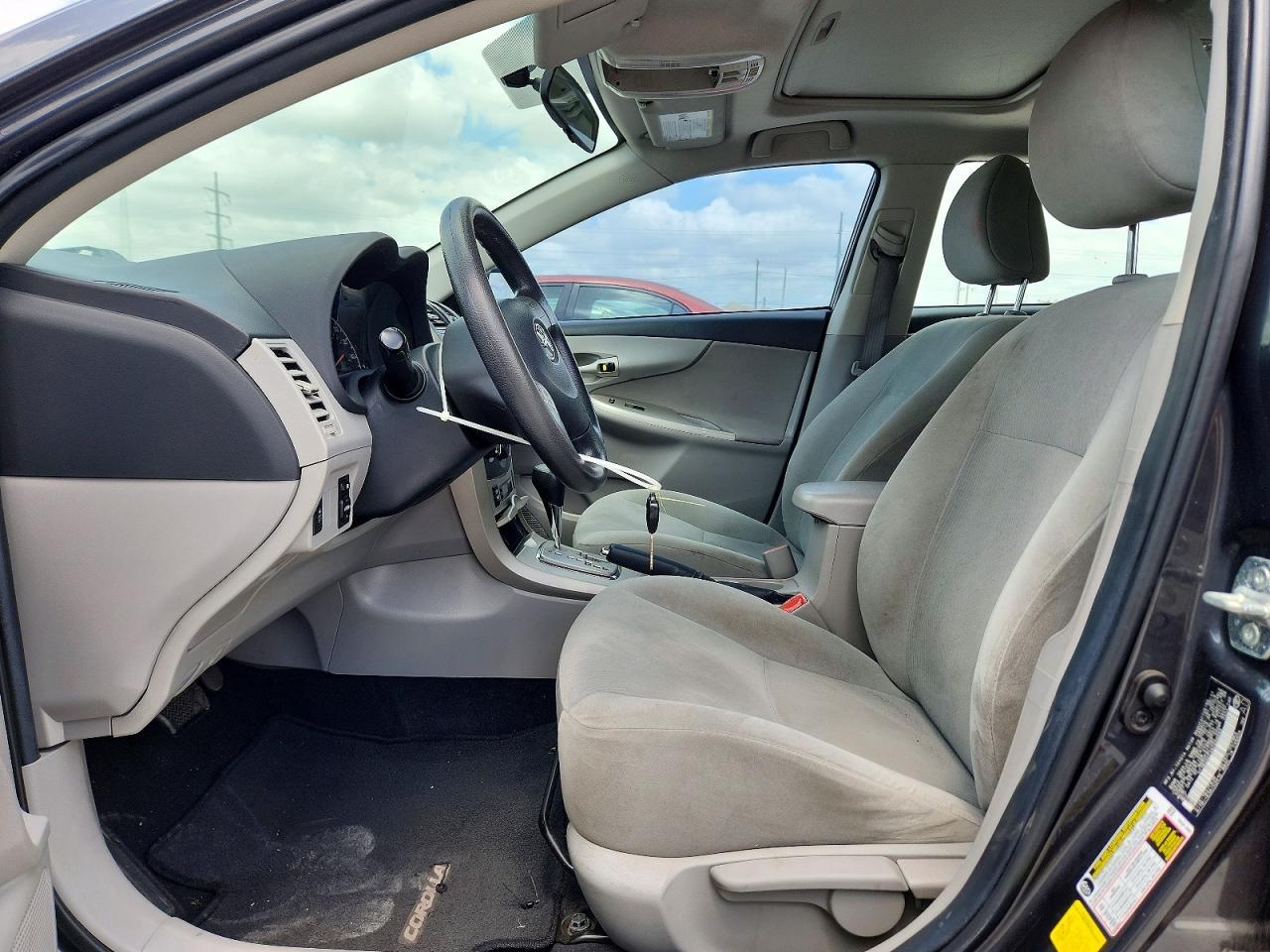 2011 Toyota Corolla Le - Фото 7