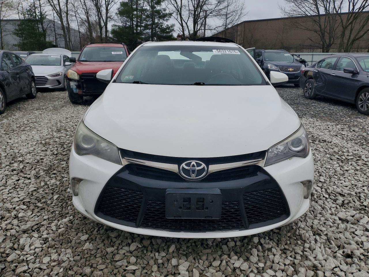 2016 Toyota Camry Se - Фото 5