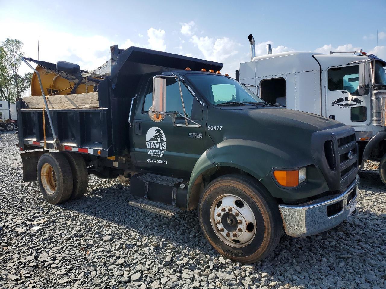 2005 Ford F650 Super Duty Dump Truck - Image 4