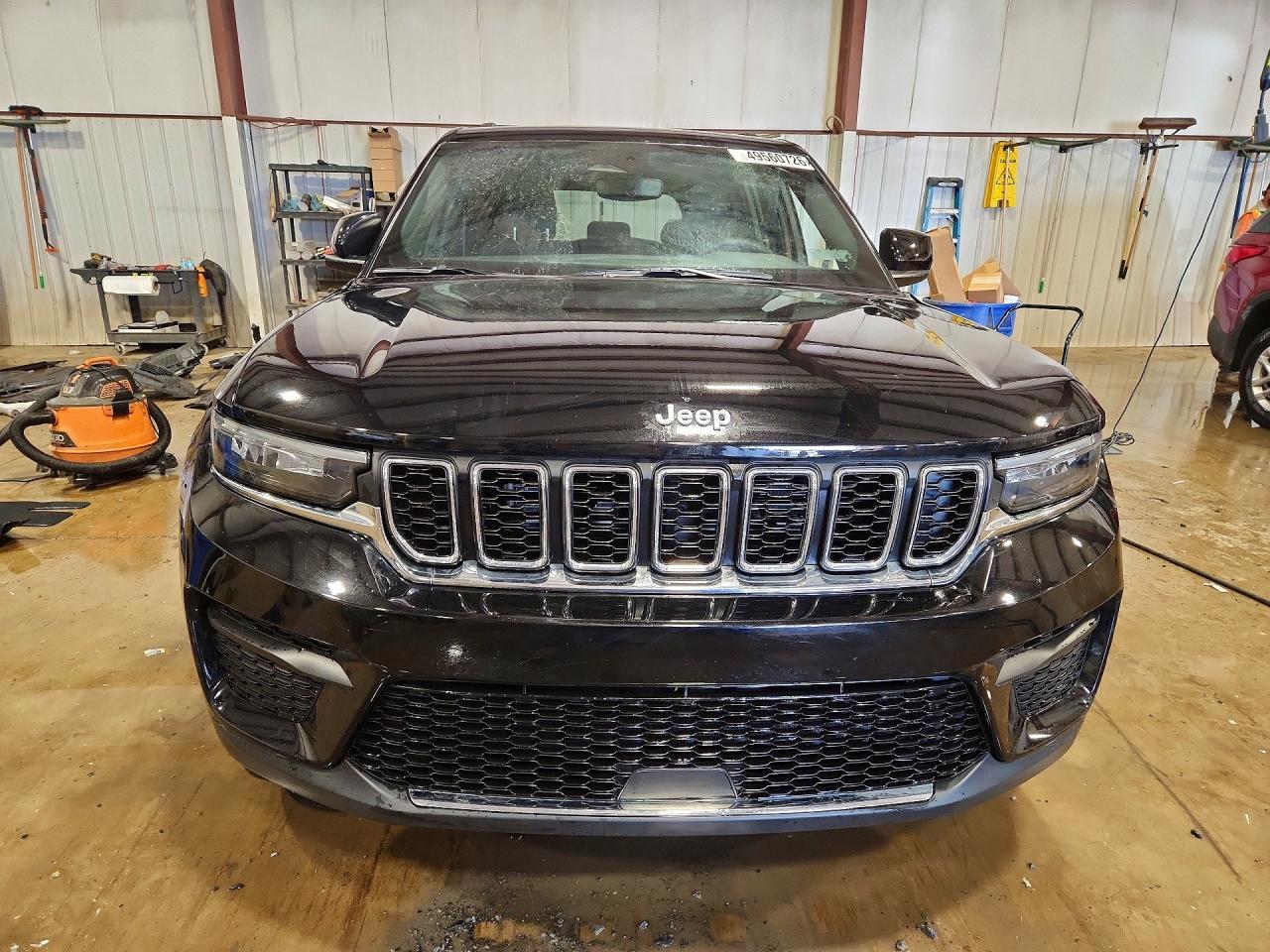 2024 Jeep Grand Cherokee Laredo - Image 5