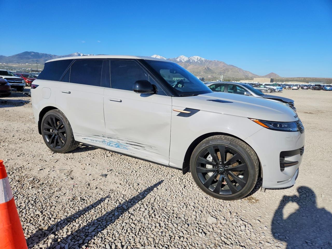 2025 Land Rover Range Rover Sport Dynamic Se - Image 4