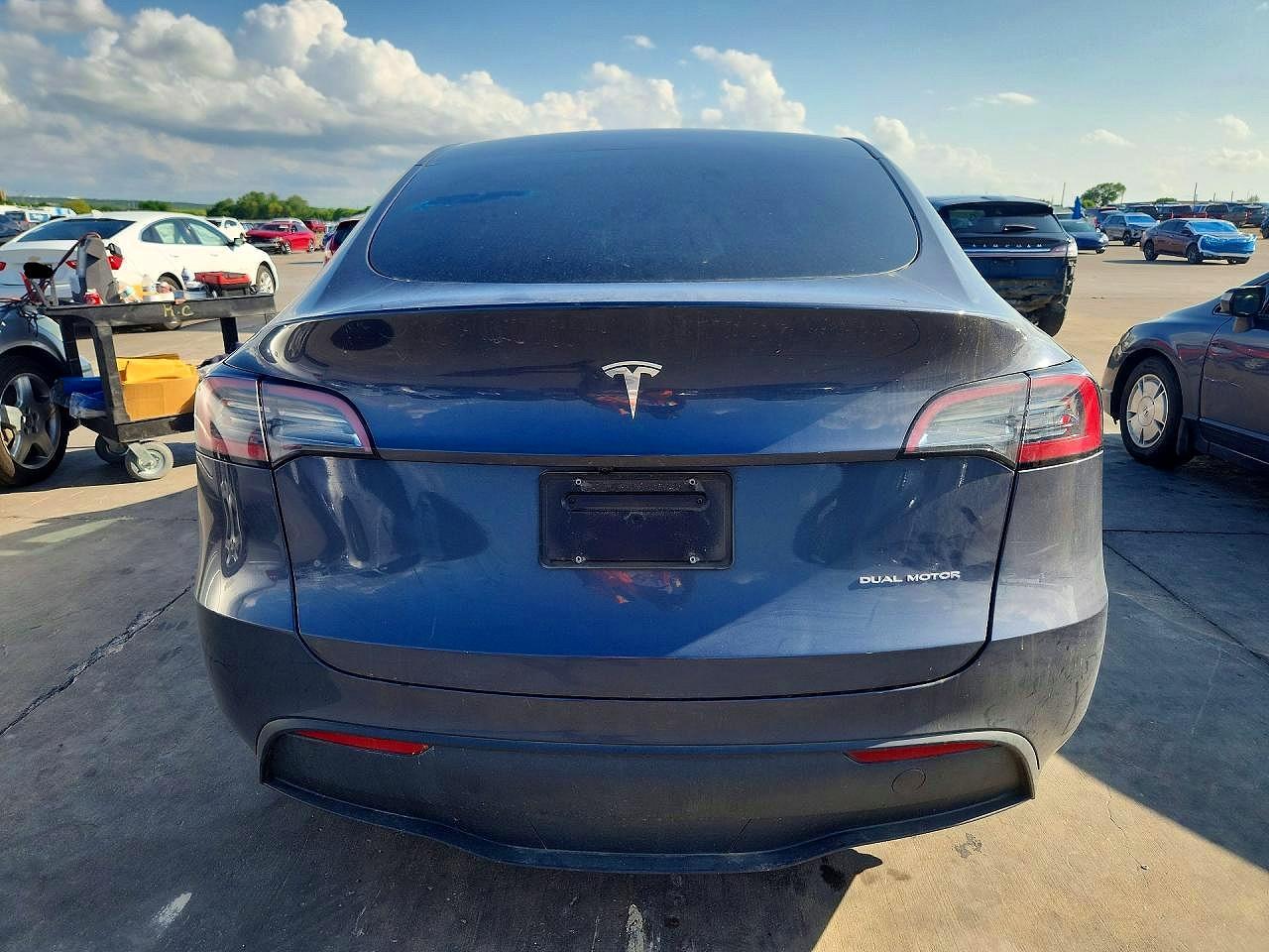 2023 Tesla Model Y - Фото 6