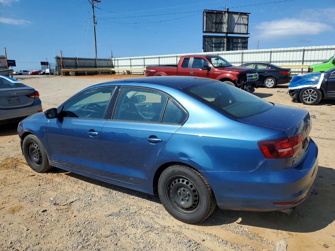 2016 Volkswagen Jetta S - Фото 2