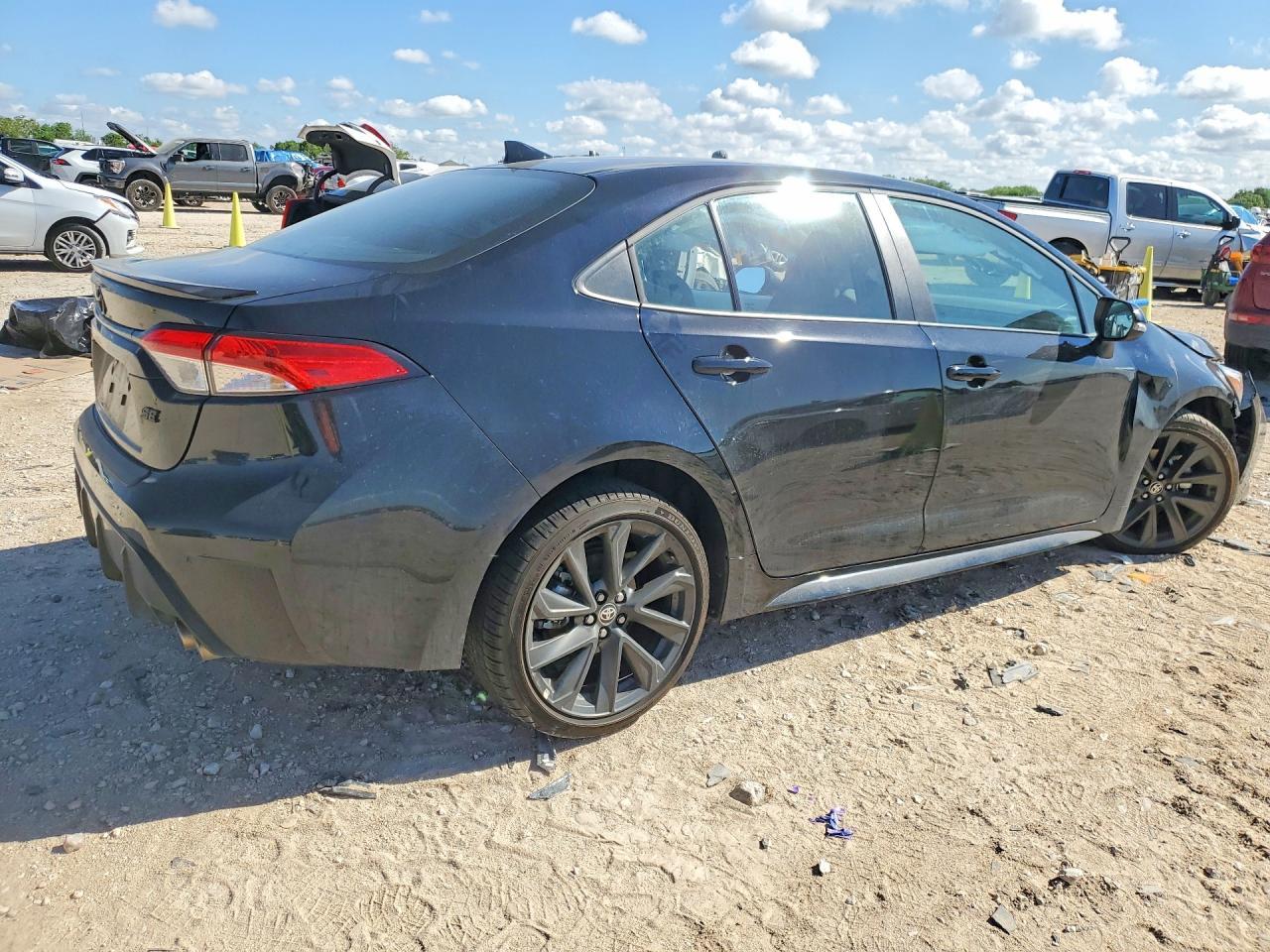 2026 Toyota Corolla Se - Image 3