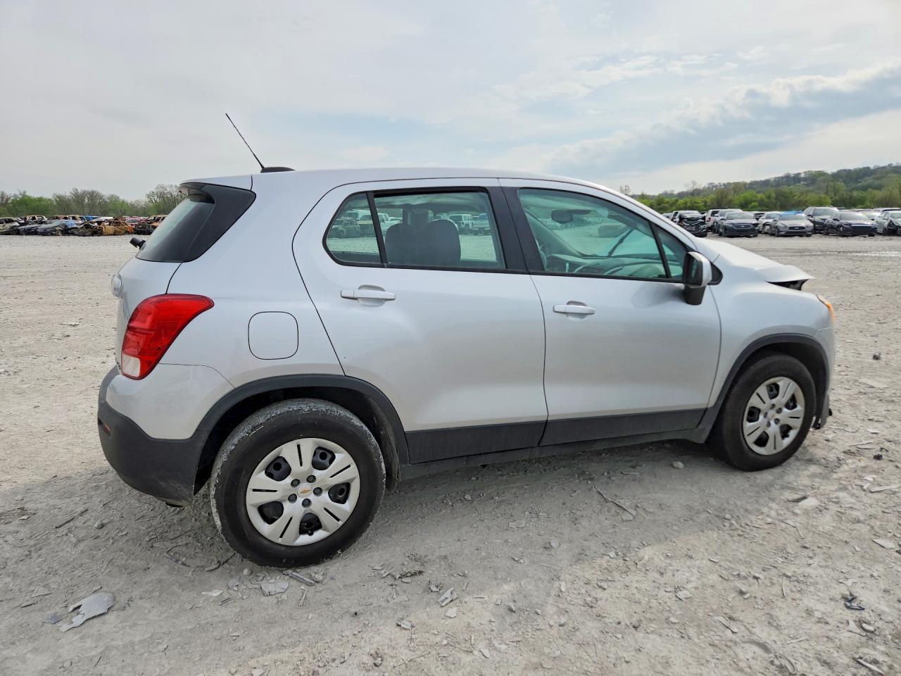 2015 Chevrolet Trax Ls - Image 3