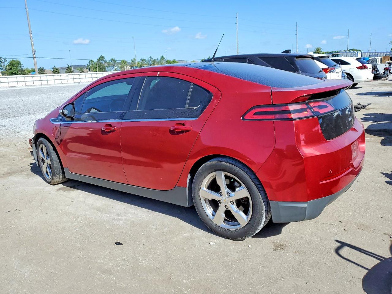 2011 Chevrolet Volt - Image 2