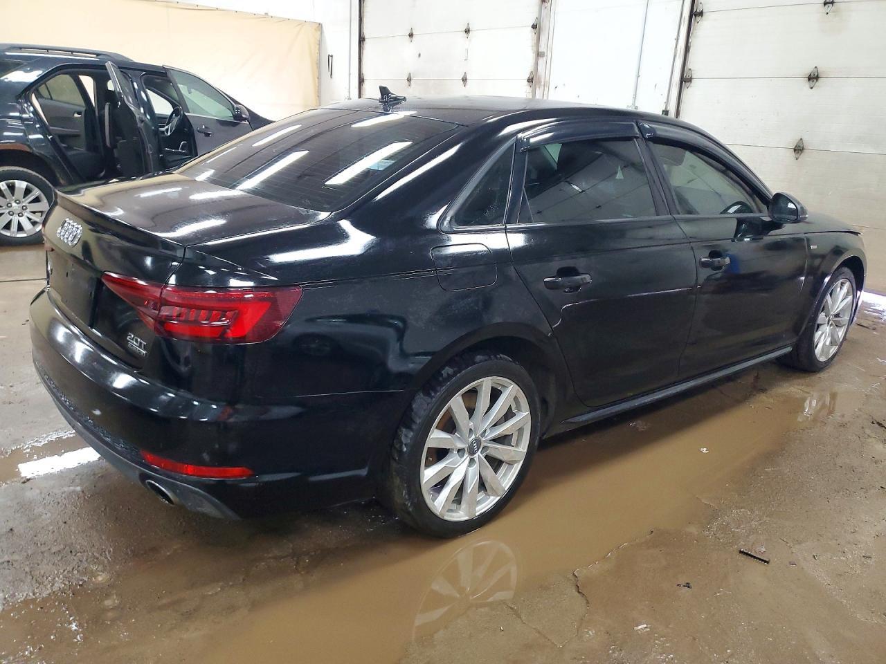 2018 Audi A4 Premium - Фото 3
