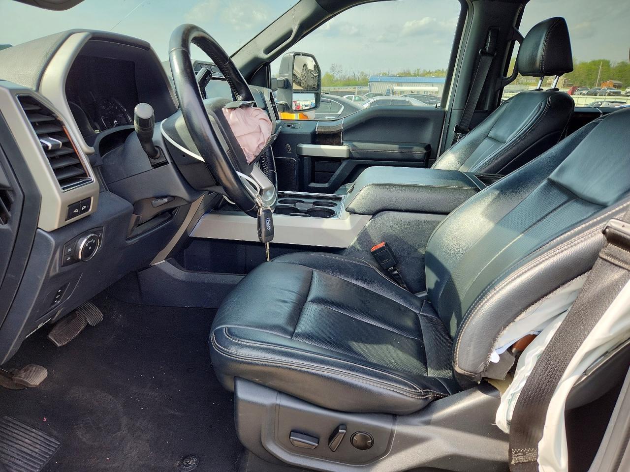 2022 Ford F250 Super Duty - Фото 7