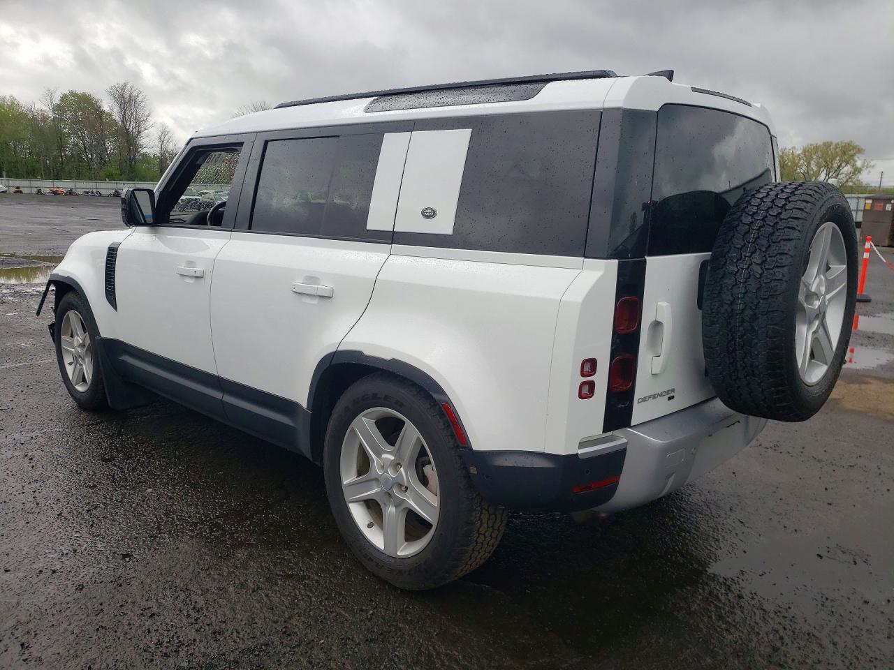 2020 Land Rover Defender 110 S - Фото 2