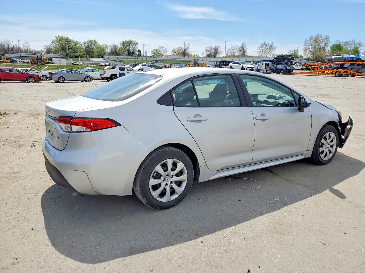 2025 Toyota Corolla Le - Фото 3
