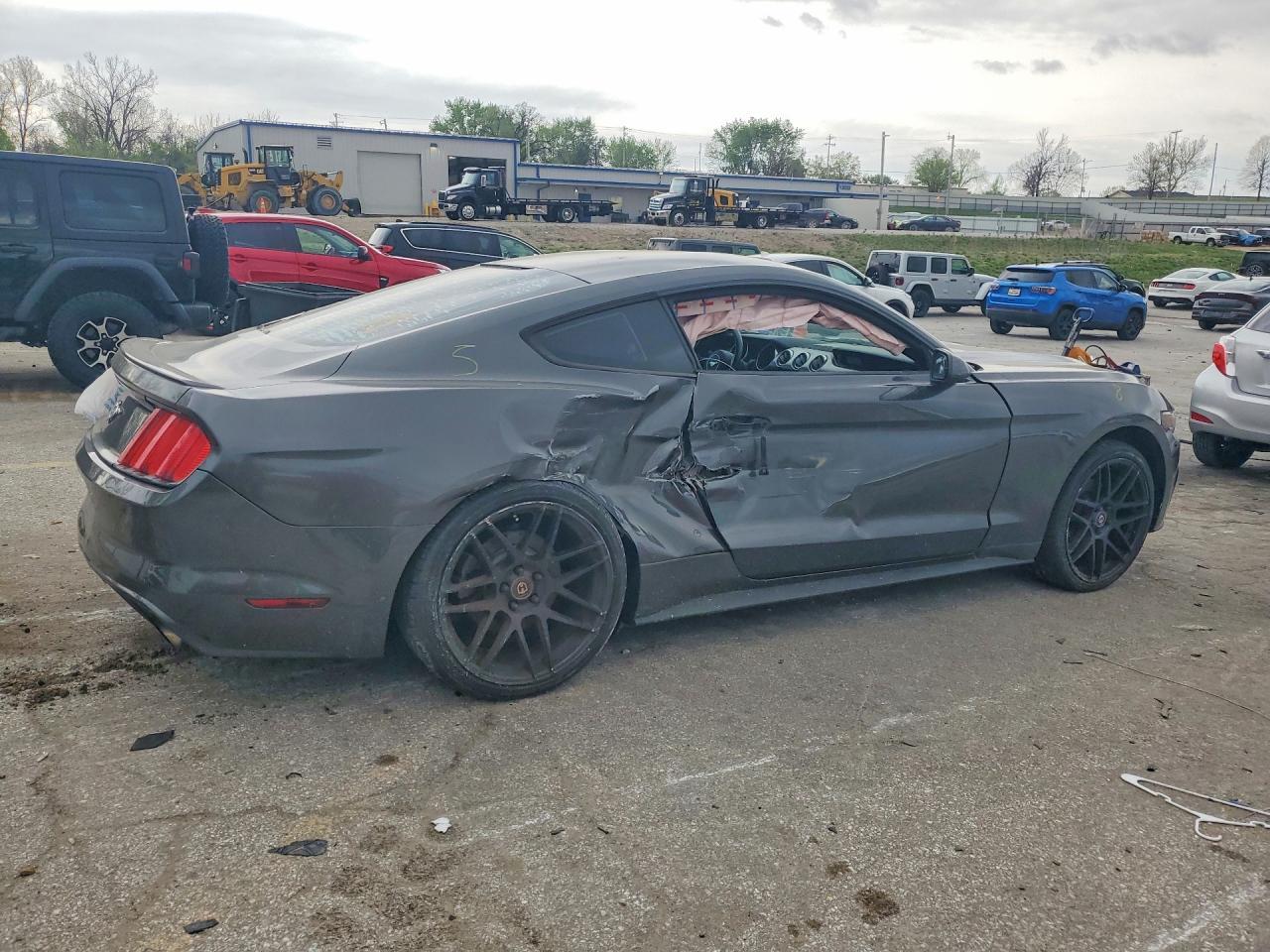 2016 Ford Mustang - Image 3