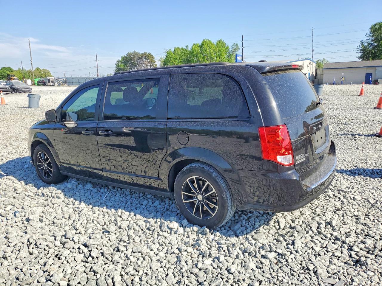 2018 Dodge Grand Caravan Gt - Image 2