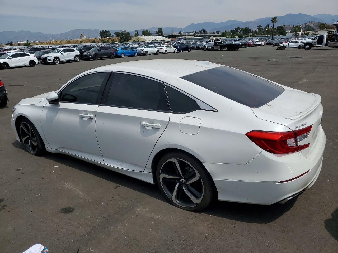 2018 Honda Accord Sport - Image 2