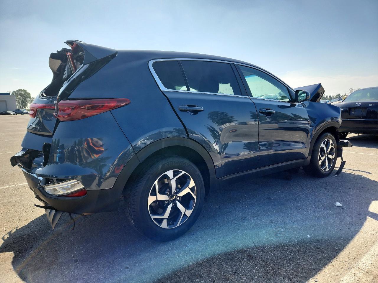 2021 Kia Sportagelx - Фото 3