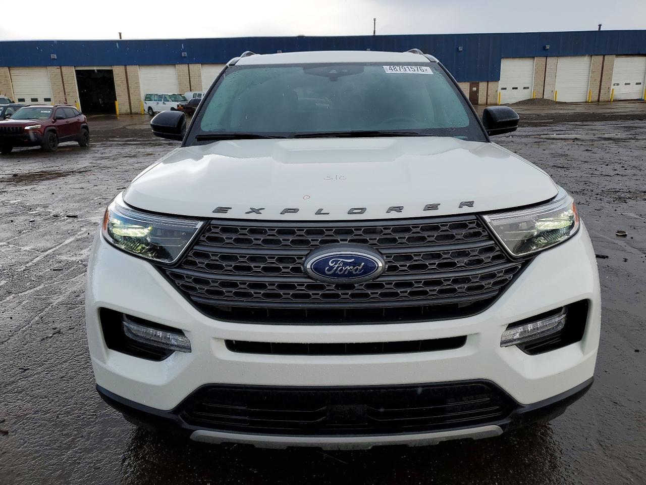 2023 Ford Explorer Xlt - Image 5