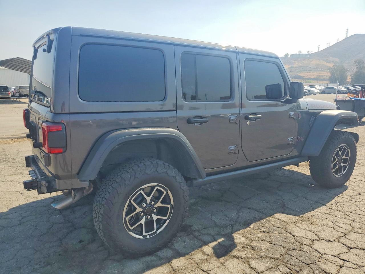 2025 Jeep Wrangler Rubicon - Фото 3