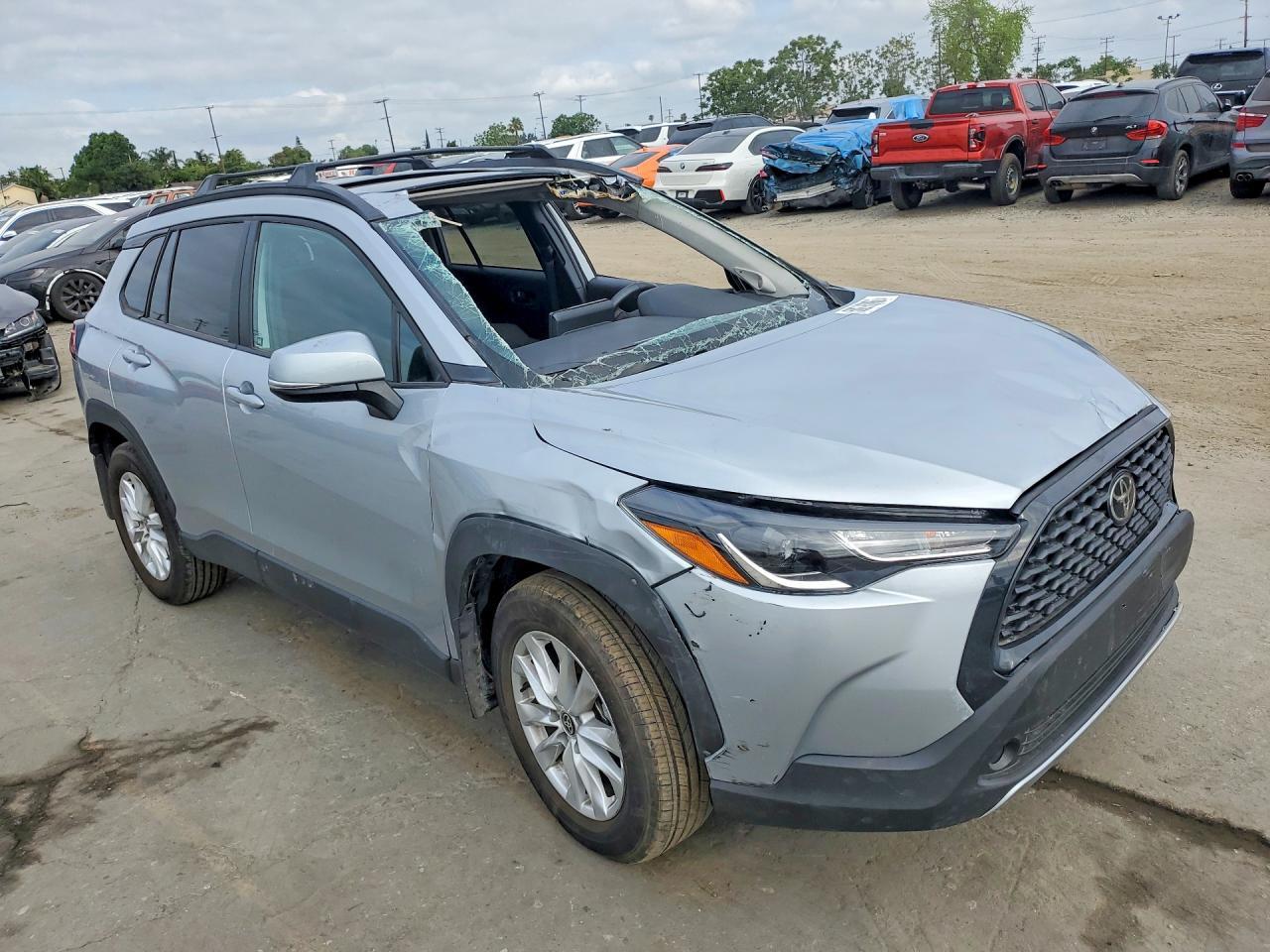 2024 Toyota Corolla Cross Le - Image 4