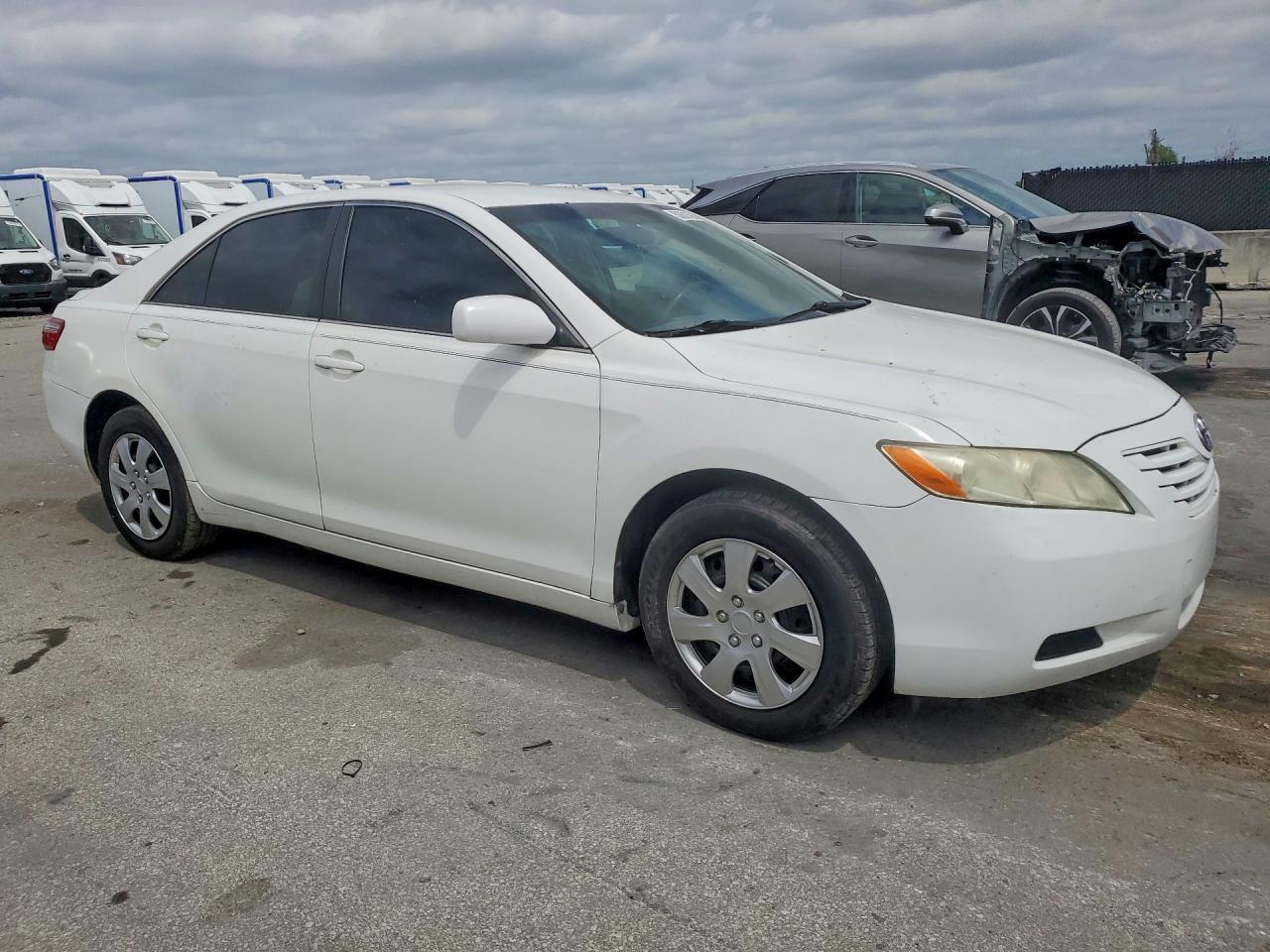2009 Toyota Camry Le - Фото 4
